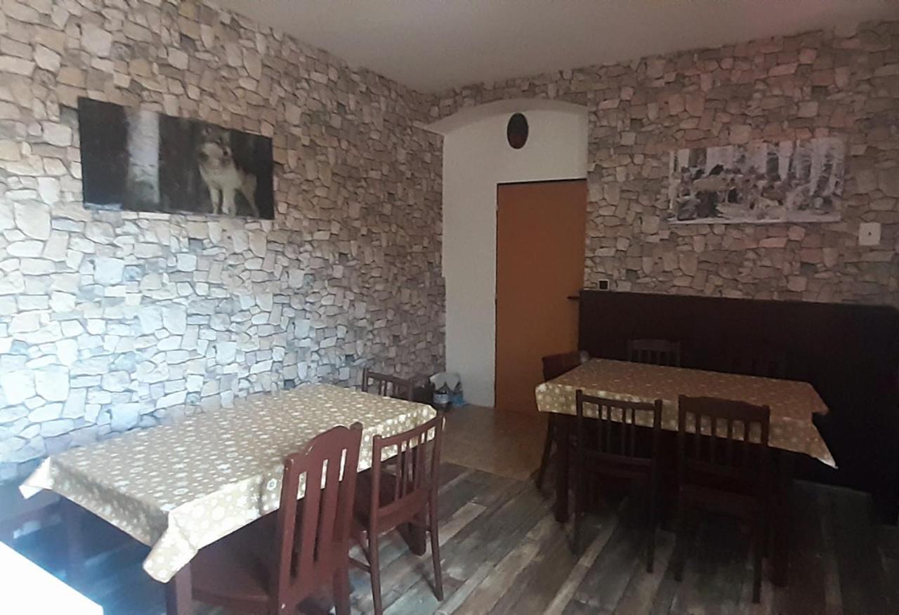 Hotel Penzion U Draci Skaly à Svojse Extérieur photo